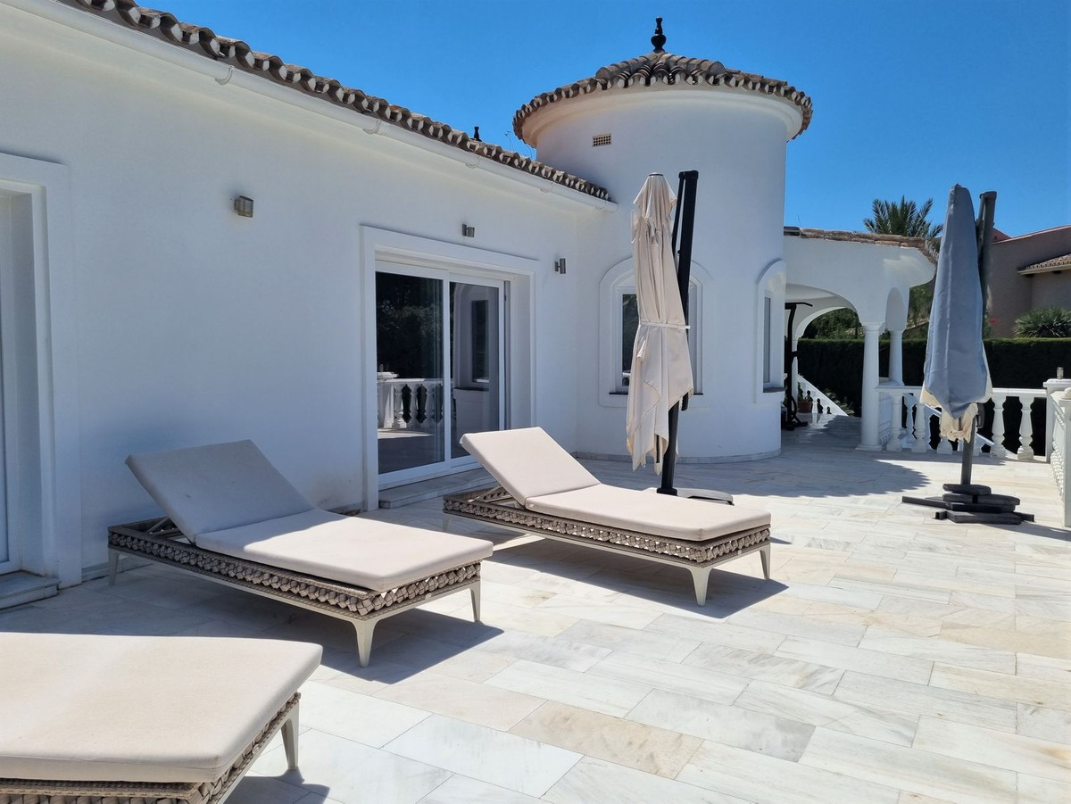 5 Bed Townhouse for sale in Elviria Costa Del Sol, Málaga, Spain