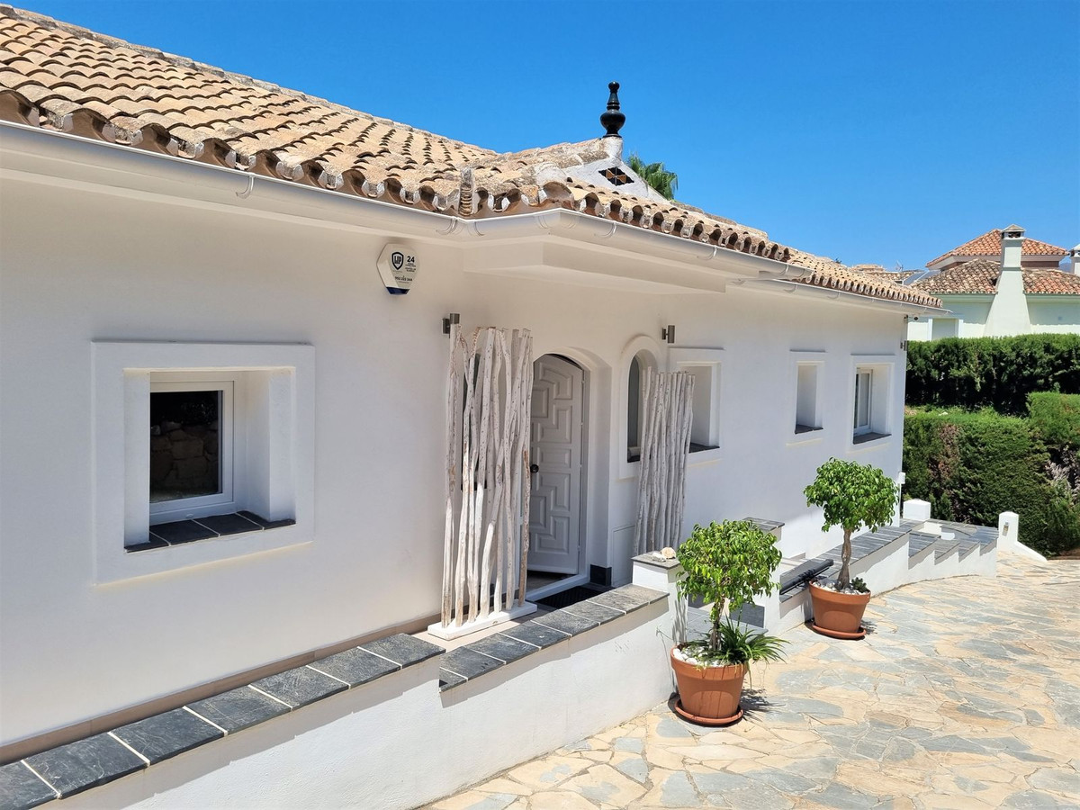 5 Bed Townhouse for sale in Elviria Costa Del Sol, Málaga, Spain