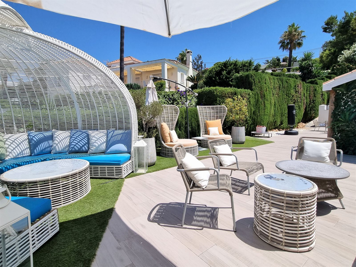 5 Bed Townhouse for sale in Elviria Costa Del Sol, Málaga, Spain