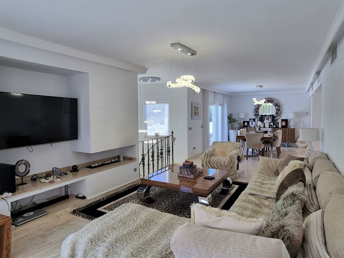 5 Bed Townhouse for sale in Elviria Costa Del Sol, Málaga, Spain