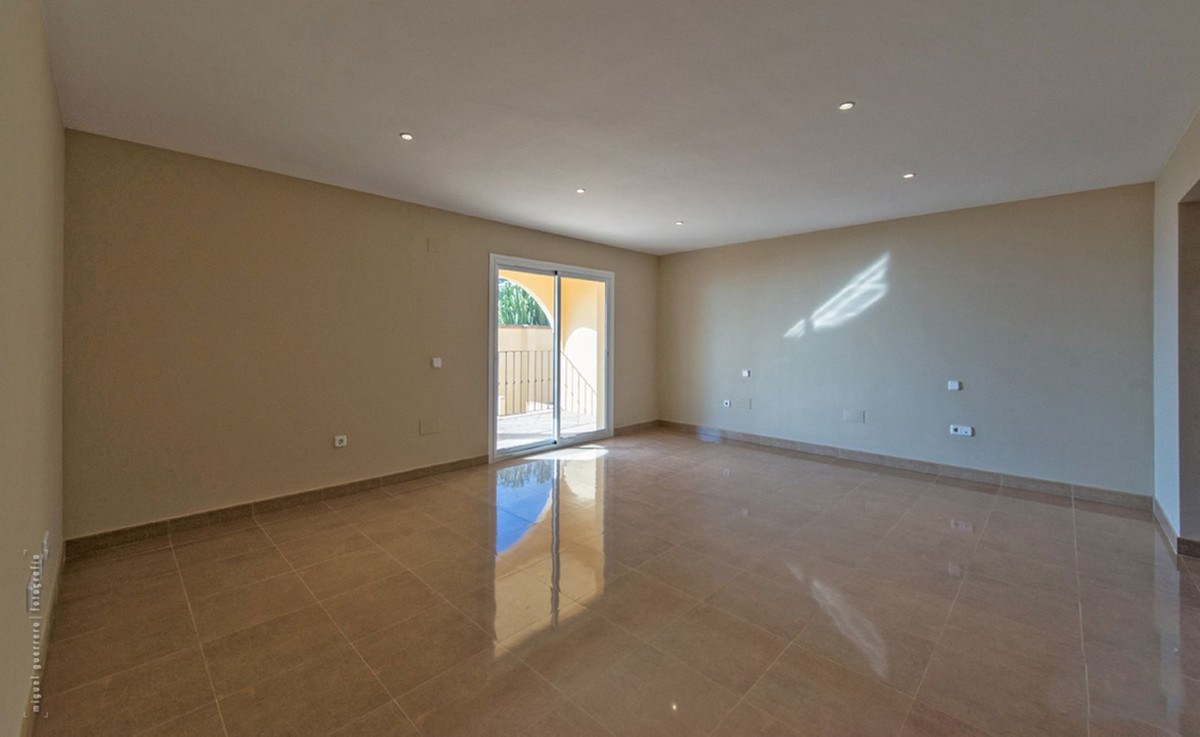 4 Bed Townhouse for sale in Benalmadena Costa Del Sol, Málaga, Spain
