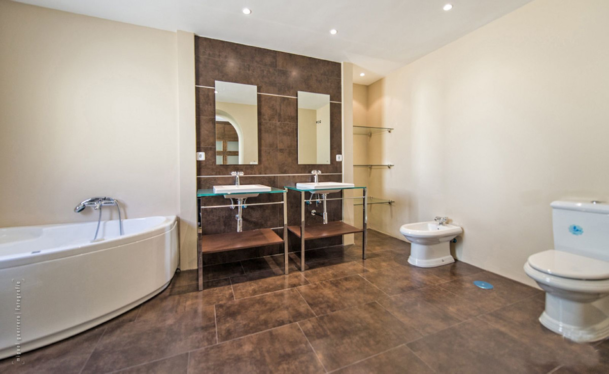 4 Bed Townhouse for sale in Benalmadena Costa Del Sol, Málaga, Spain