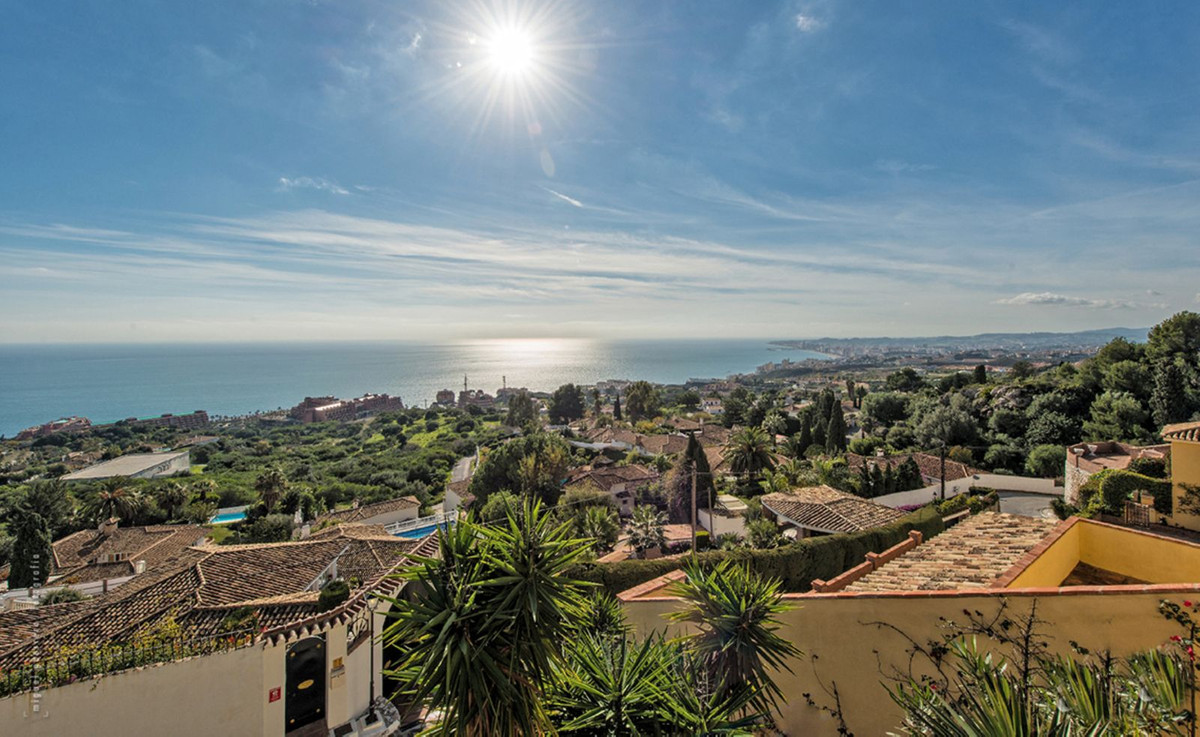 4 Bed Townhouse for sale in Benalmadena Costa Del Sol, Málaga, Spain