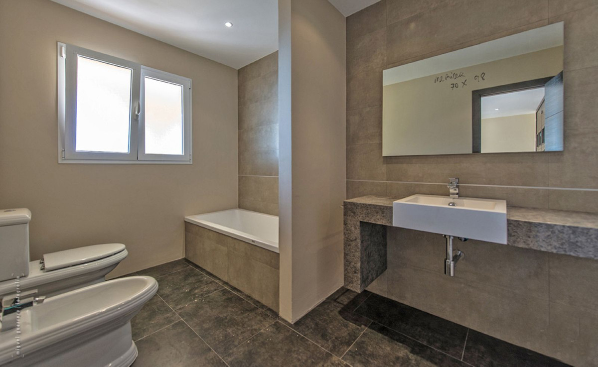 4 Bed Townhouse for sale in Benalmadena Costa Del Sol, Málaga, Spain