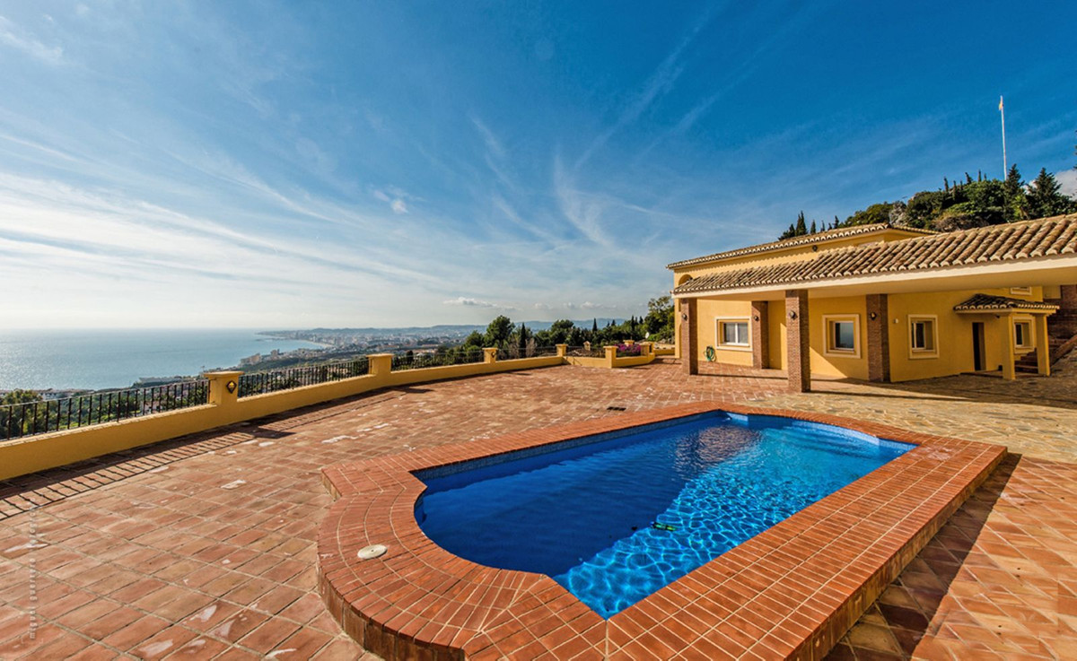 4 Bed Townhouse for sale in Benalmadena Costa Del Sol, Málaga, Spain