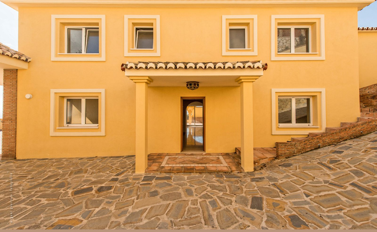 4 Bed Townhouse for sale in Benalmadena Costa Del Sol, Málaga, Spain