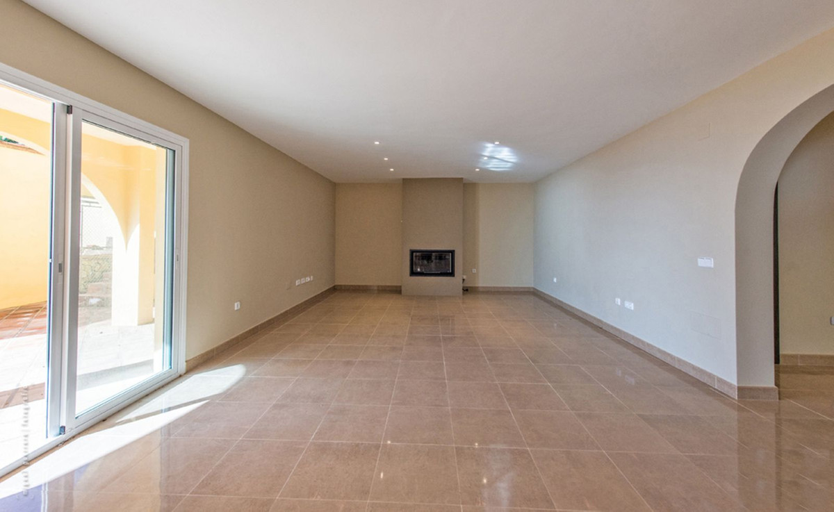 4 Bed Townhouse for sale in Benalmadena Costa Del Sol, Málaga, Spain