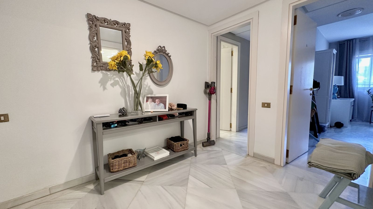 3 Bed Apartment for sale in The Golden Mile Costa Del Sol, Málaga, Spain