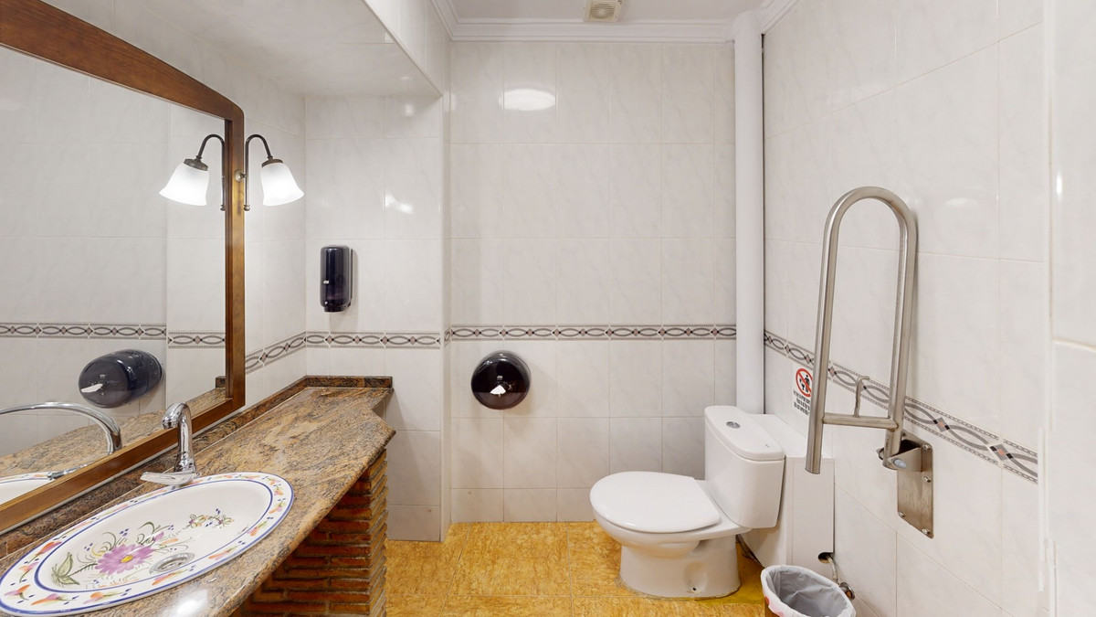 13 Bed Townhouse for sale in Caleta De Vélez Costa Del Sol East, Málaga, Spain