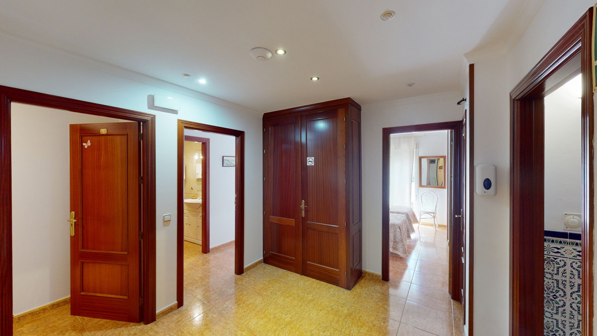 13 Bed Townhouse for sale in Caleta De Vélez Costa Del Sol East, Málaga, Spain