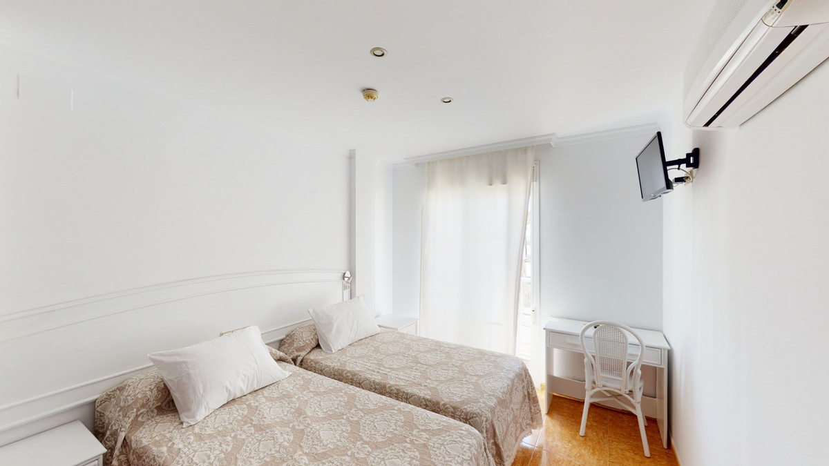 13 Bed Townhouse for sale in Caleta De Vélez Costa Del Sol East, Málaga, Spain