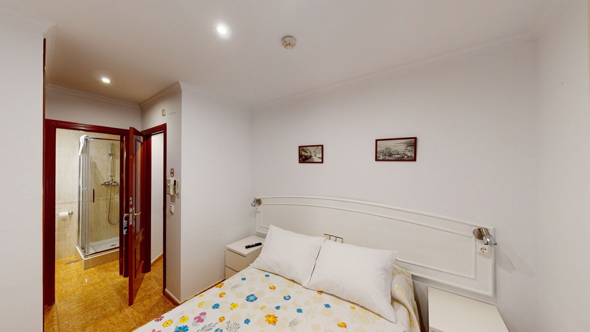 13 Bed Townhouse for sale in Caleta De Vélez Costa Del Sol East, Málaga, Spain