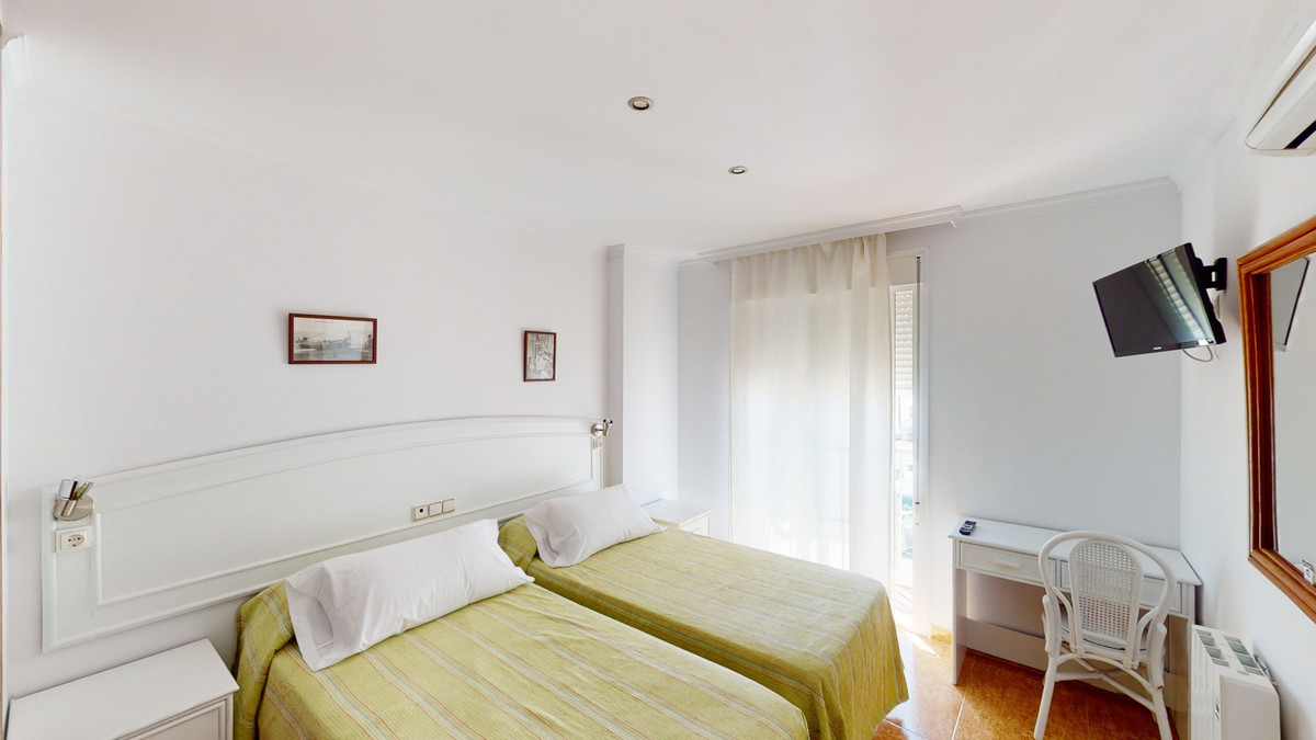 13 Bed Townhouse for sale in Caleta De Vélez Costa Del Sol East, Málaga, Spain