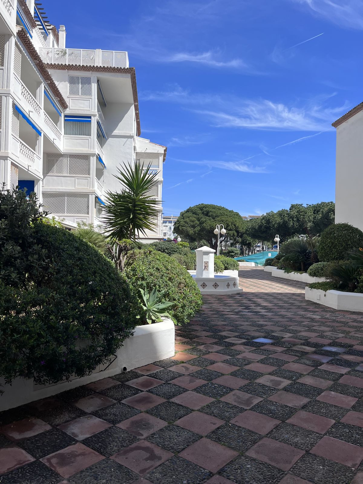 2 Bed Apartment for sale in Puerto Banús Costa Del Sol, Málaga, Spain