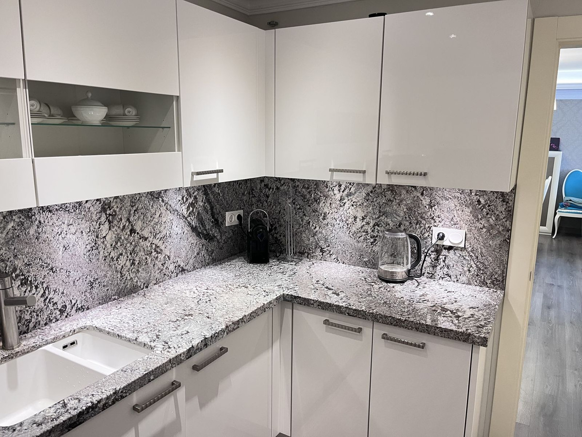 2 Bed Apartment for sale in Puerto Banús Costa Del Sol, Málaga, Spain