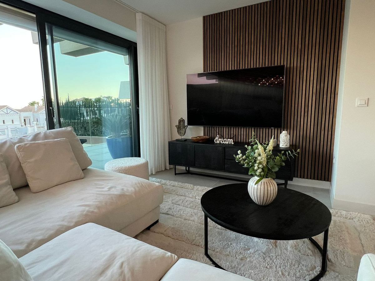 Se vende Apartamento Planta Media de 3 dormitorios en Costa Del Sol, Málaga, España