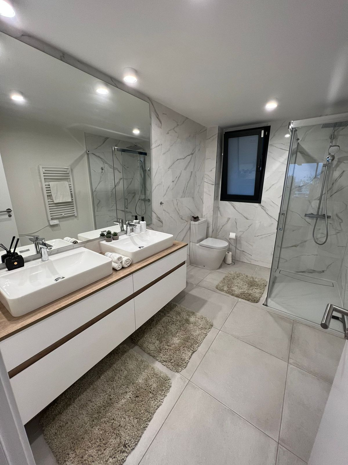 Se vende Apartamento Planta Media de 3 dormitorios en Costa Del Sol, Málaga, España
