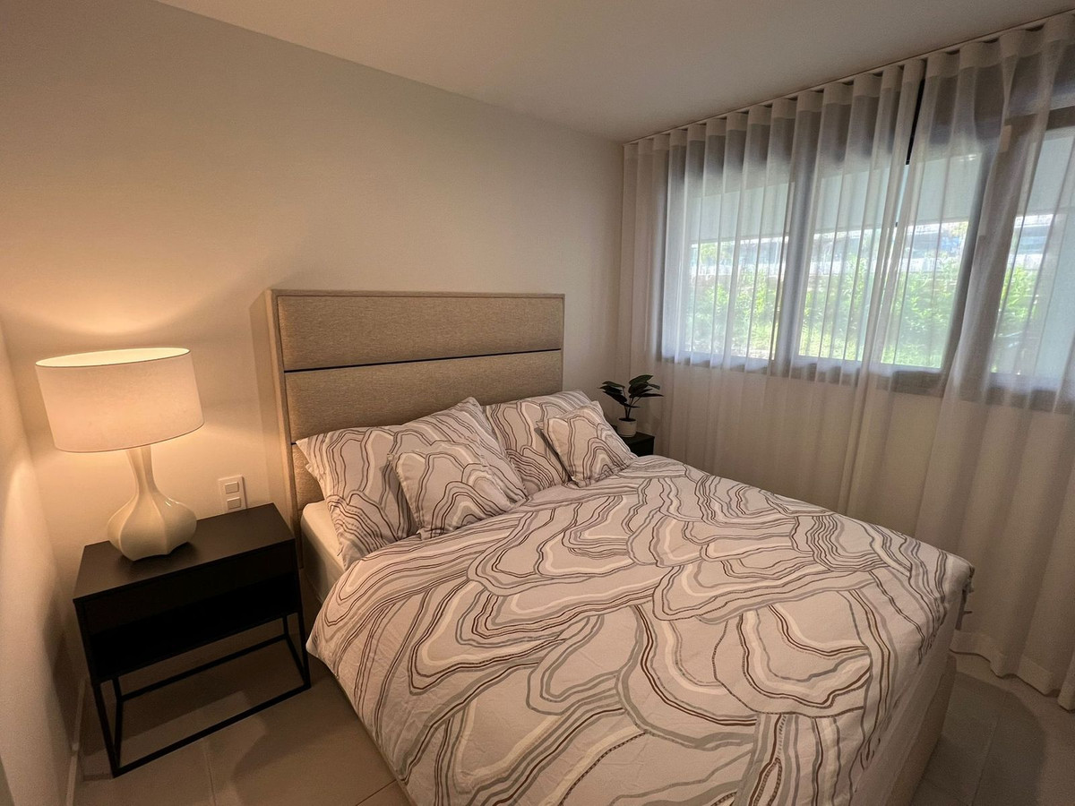 Se vende Apartamento Planta Media de 3 dormitorios en Costa Del Sol, Málaga, España