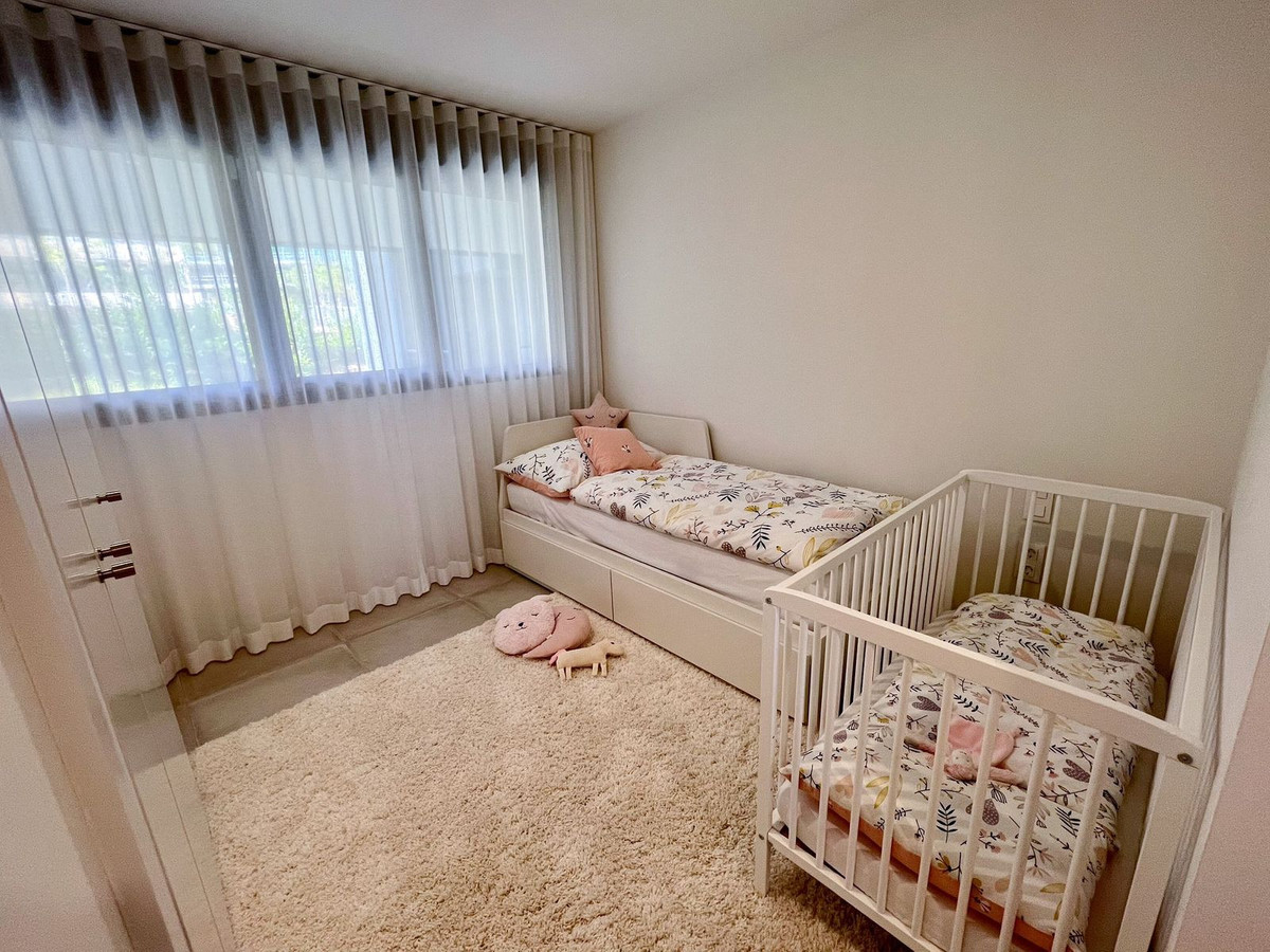 Se vende Apartamento Planta Media de 3 dormitorios en Costa Del Sol, Málaga, España