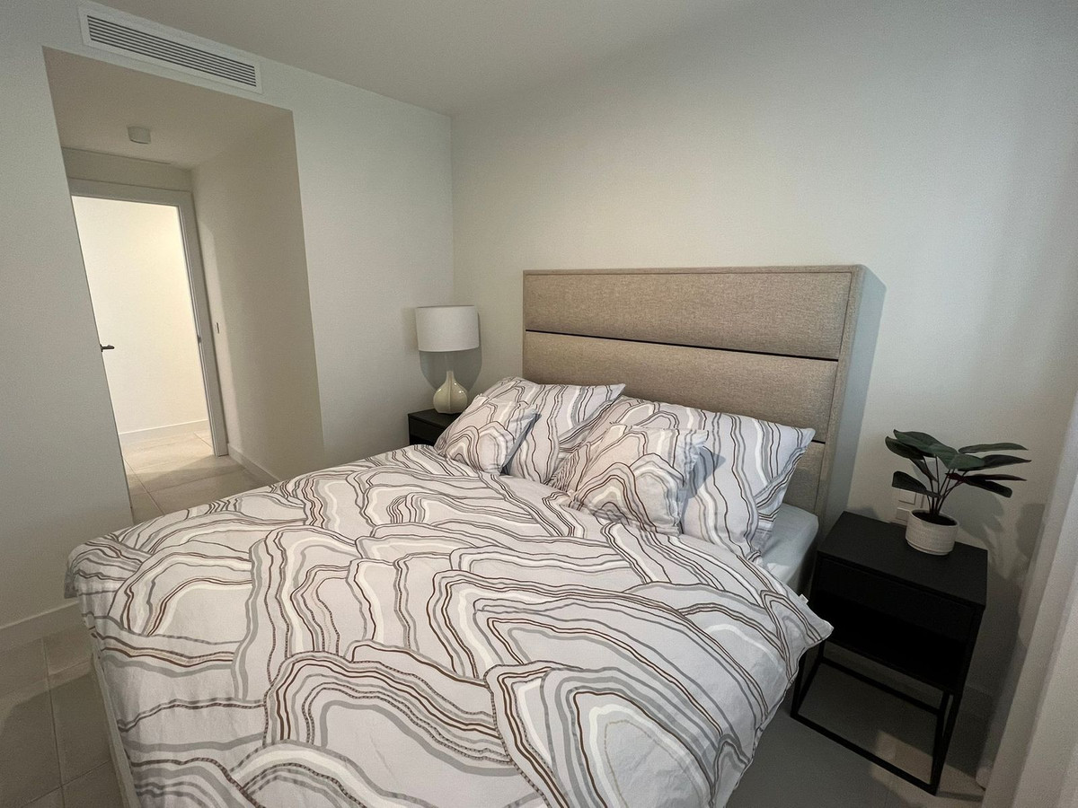Se vende Apartamento Planta Media de 3 dormitorios en Costa Del Sol, Málaga, España
