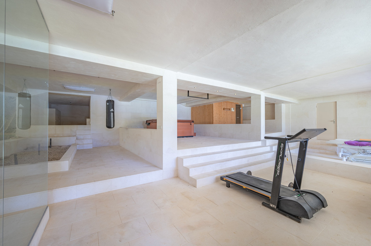 Se vende Villa - Chalet de 10 dormitorios en Costa Del Sol, Málaga, España