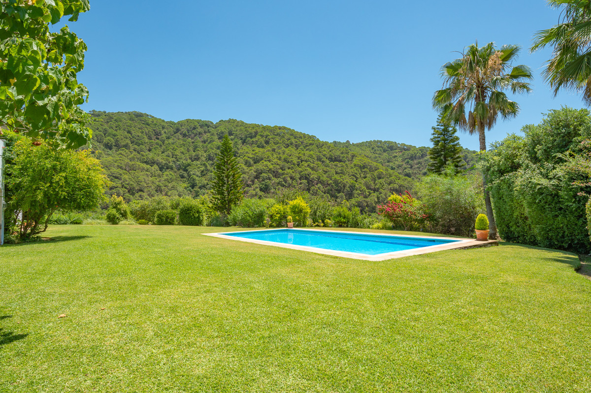 Se vende Villa - Chalet de 10 dormitorios en Costa Del Sol, Málaga, España