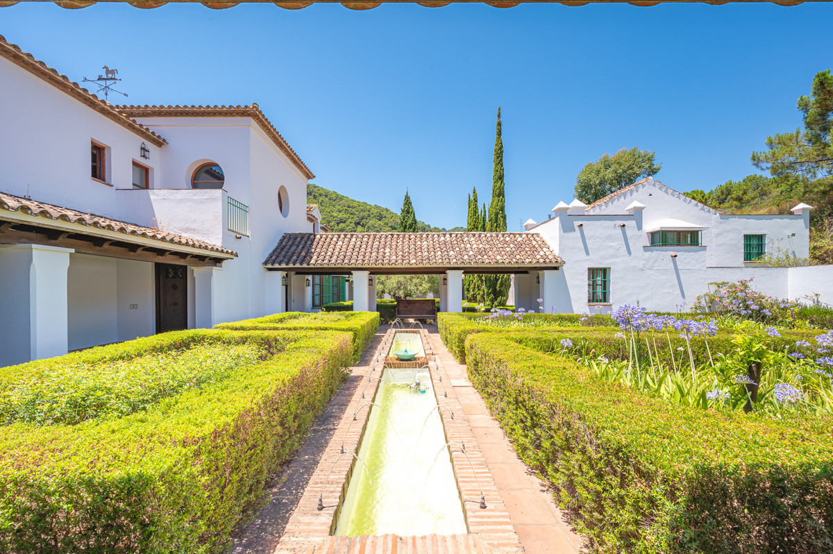 Se vende Villa - Chalet de 10 dormitorios en Costa Del Sol, Málaga, España
