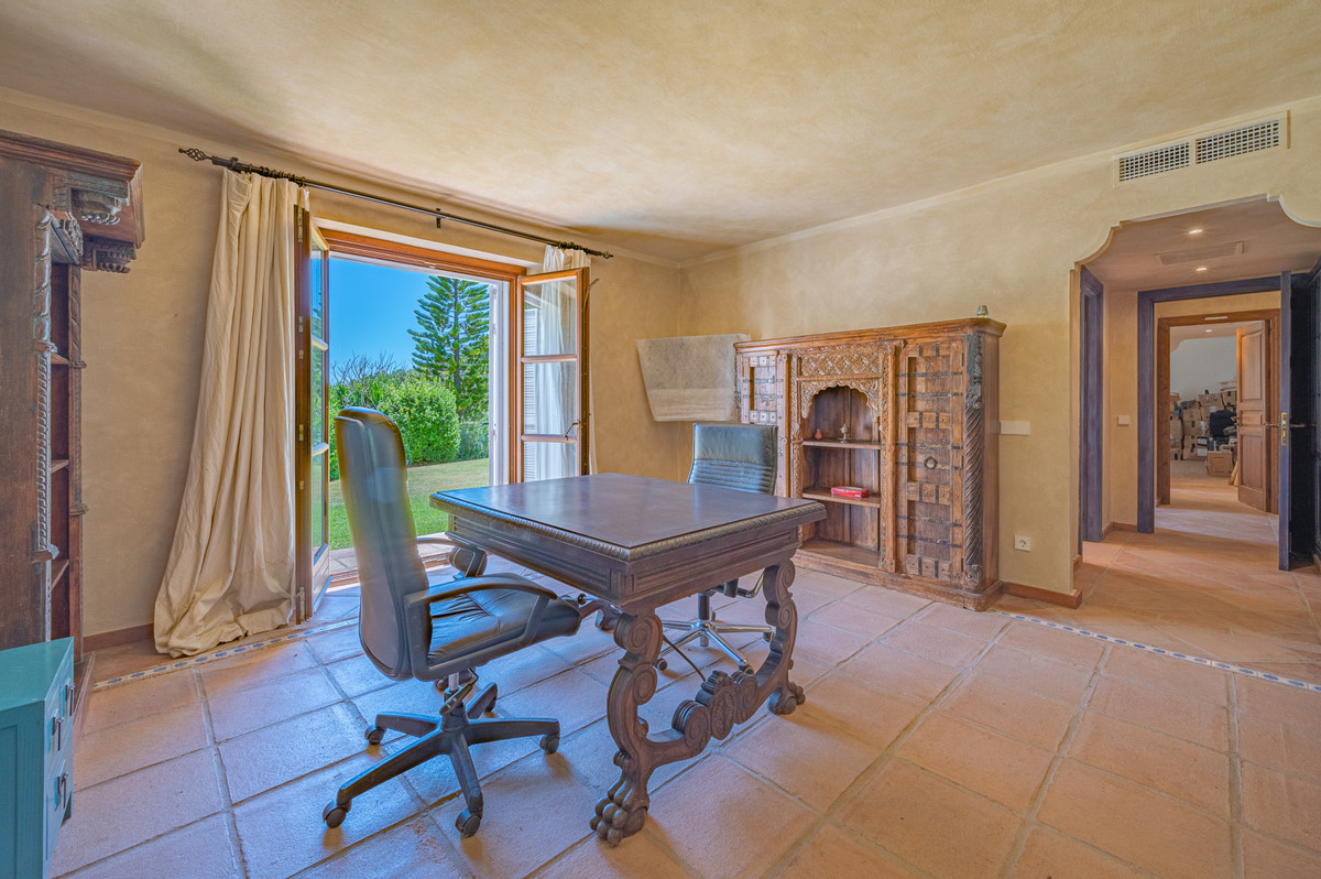 Se vende Villa - Chalet de 10 dormitorios en Costa Del Sol, Málaga, España