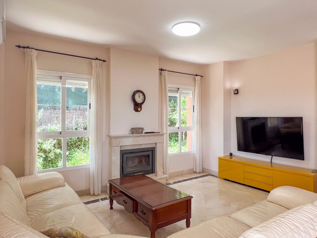 4 Bed Townhouse for sale in Cerros Del Aguila Costa Del Sol, Málaga, Spain