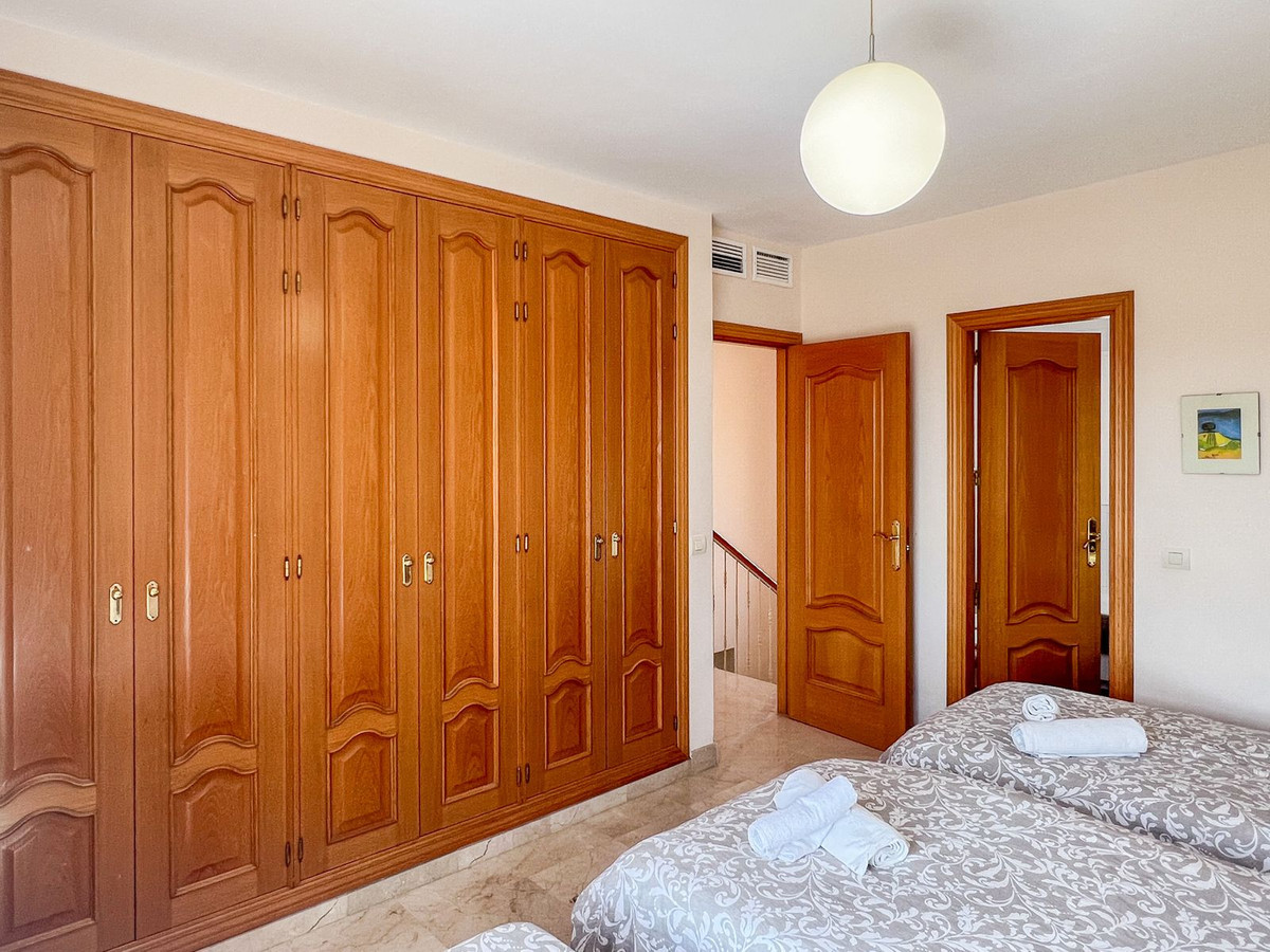 4 Bed Townhouse for sale in Cerros Del Aguila Costa Del Sol, Málaga, Spain