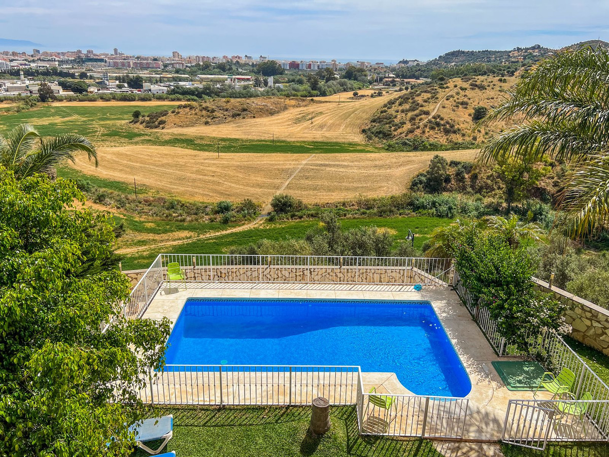 4 Bed Townhouse for sale in Cerros Del Aguila Costa Del Sol, Málaga, Spain