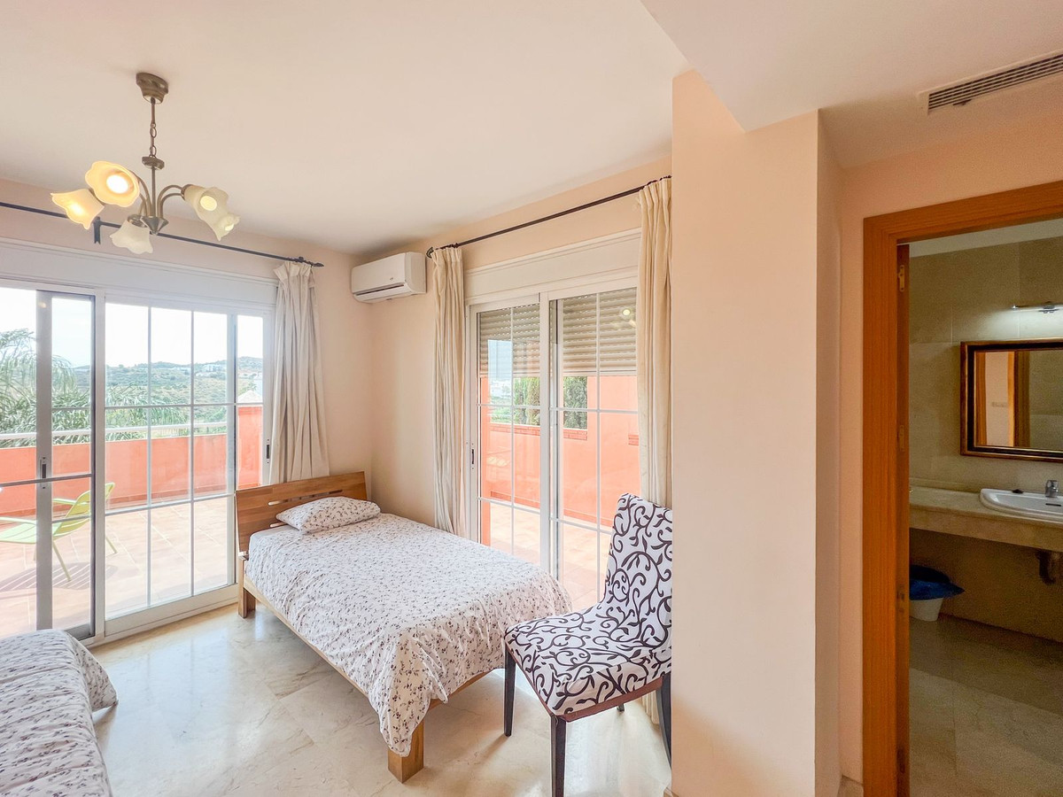 4 Bed Townhouse for sale in Cerros Del Aguila Costa Del Sol, Málaga, Spain