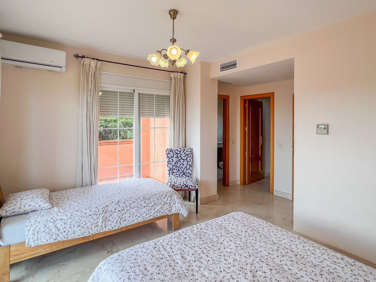 4 Bed Townhouse for sale in Cerros Del Aguila Costa Del Sol, Málaga, Spain