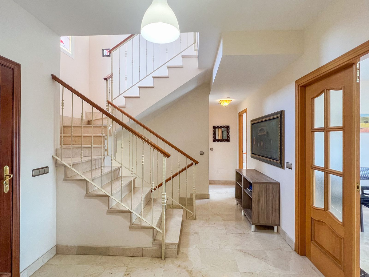 4 Bed Townhouse for sale in Cerros Del Aguila Costa Del Sol, Málaga, Spain
