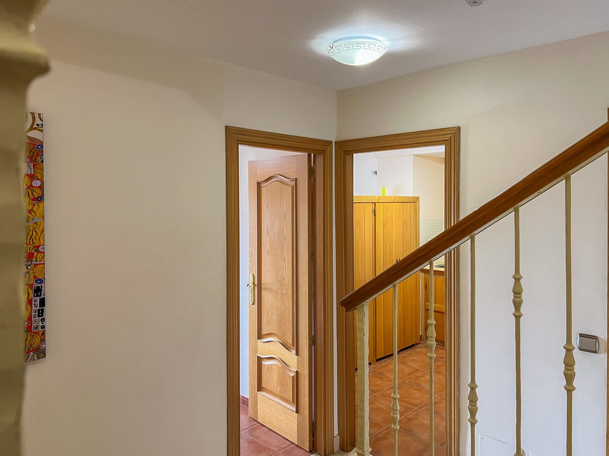4 Bed Townhouse for sale in Cerros Del Aguila Costa Del Sol, Málaga, Spain