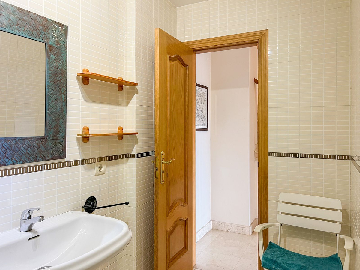 4 Bed Townhouse for sale in Cerros Del Aguila Costa Del Sol, Málaga, Spain