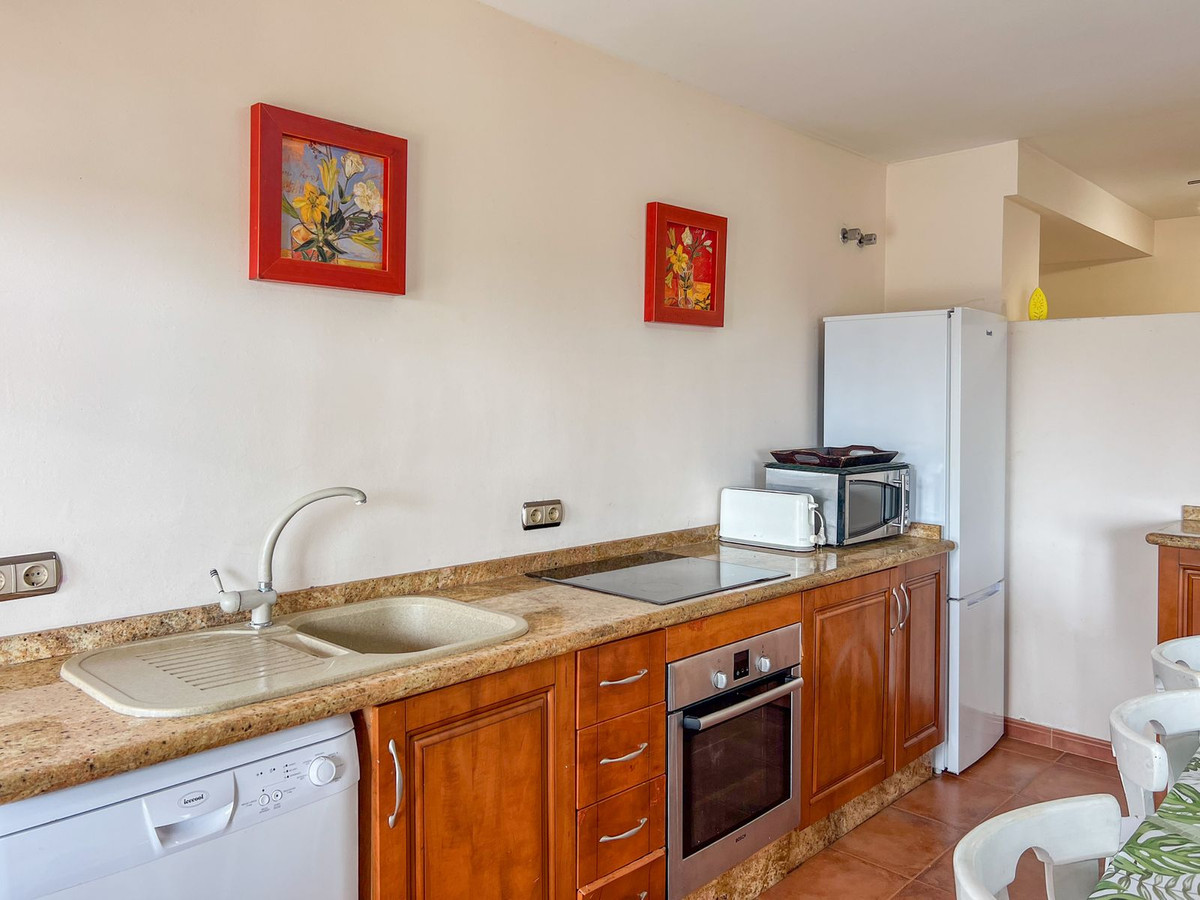 4 Bed Townhouse for sale in Cerros Del Aguila Costa Del Sol, Málaga, Spain