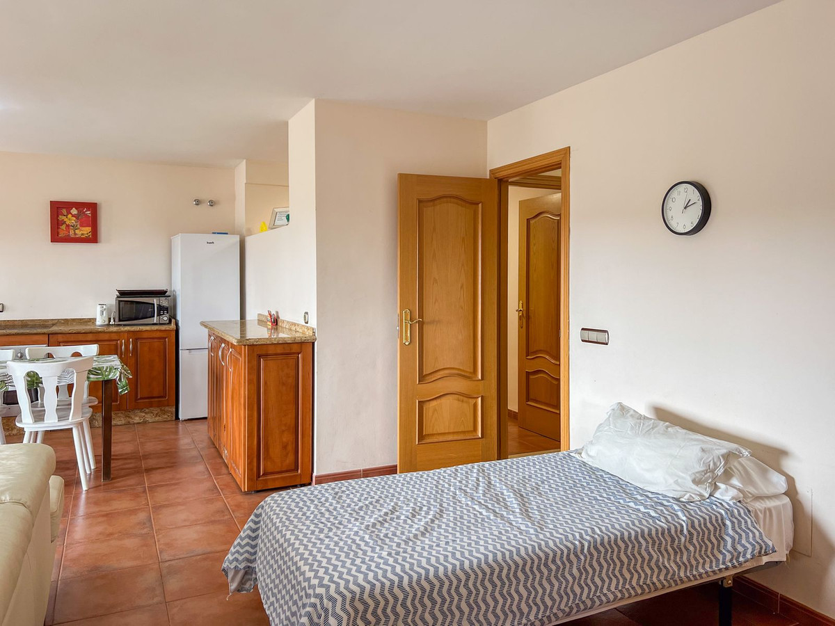 4 Bed Townhouse for sale in Cerros Del Aguila Costa Del Sol, Málaga, Spain