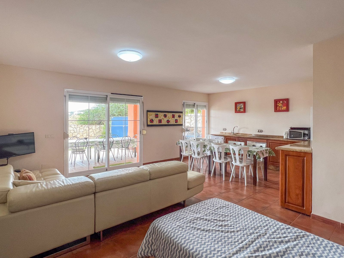 4 Bed Townhouse for sale in Cerros Del Aguila Costa Del Sol, Málaga, Spain