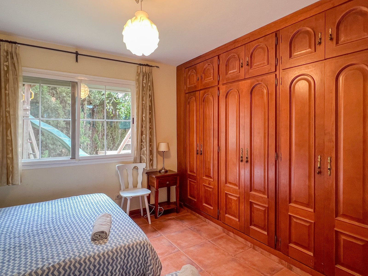 4 Bed Townhouse for sale in Cerros Del Aguila Costa Del Sol, Málaga, Spain