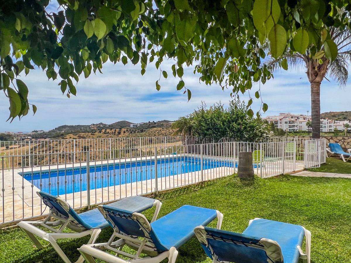 4 Bed Townhouse for sale in Cerros Del Aguila Costa Del Sol, Málaga, Spain