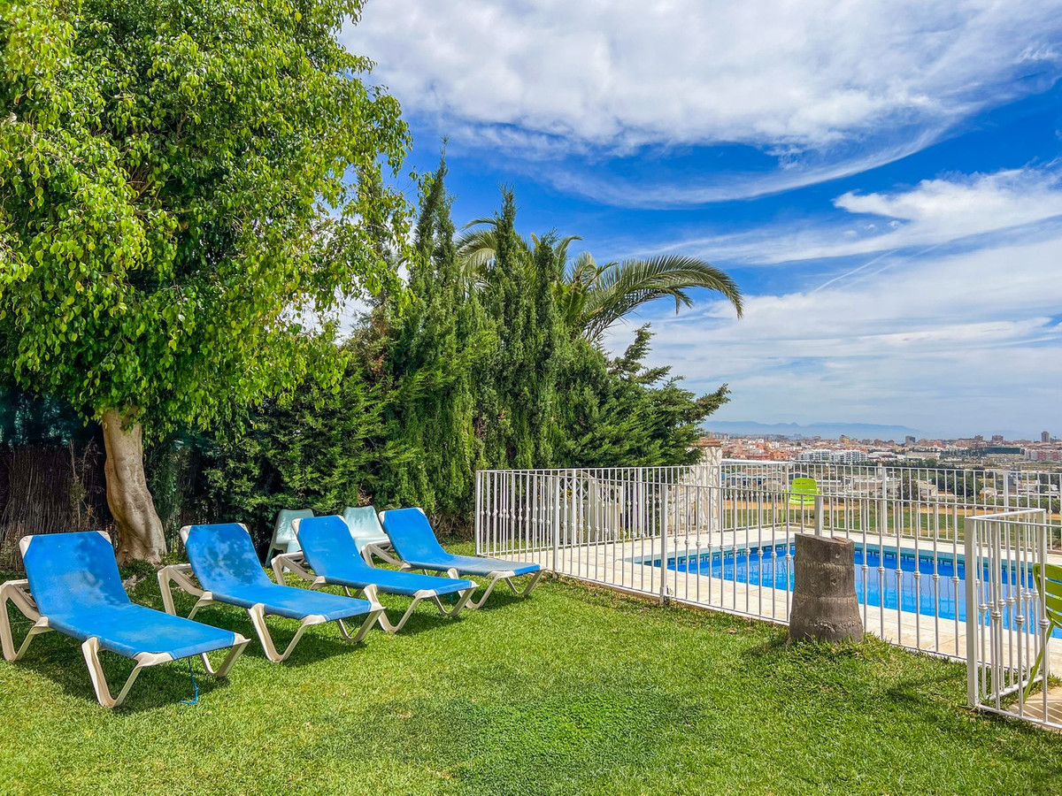 4 Bed Townhouse for sale in Cerros Del Aguila Costa Del Sol, Málaga, Spain