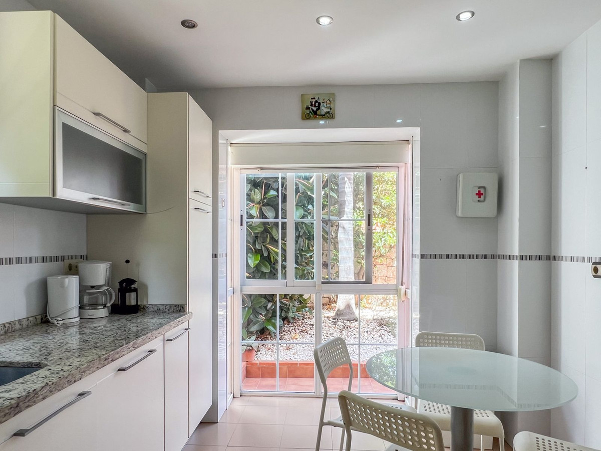4 Bed Townhouse for sale in Cerros Del Aguila Costa Del Sol, Málaga, Spain