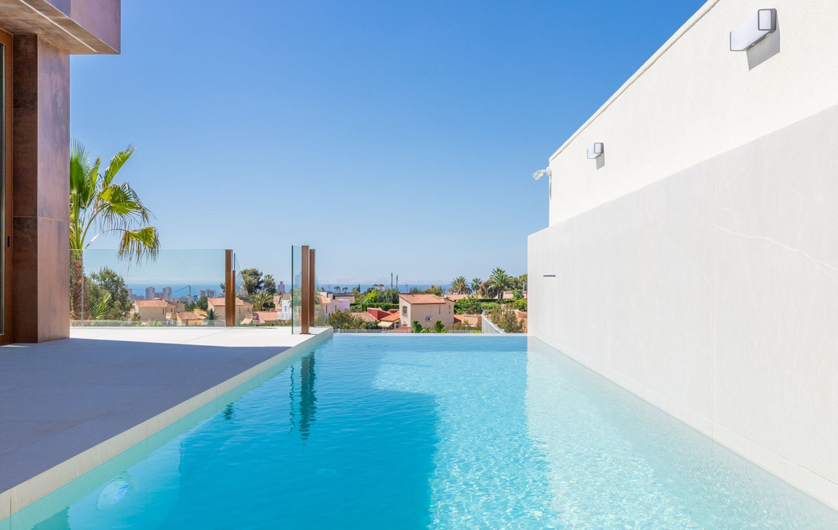 4 Bed Townhouse for sale in La Nucia Costa Blanca, Alicante, Spain