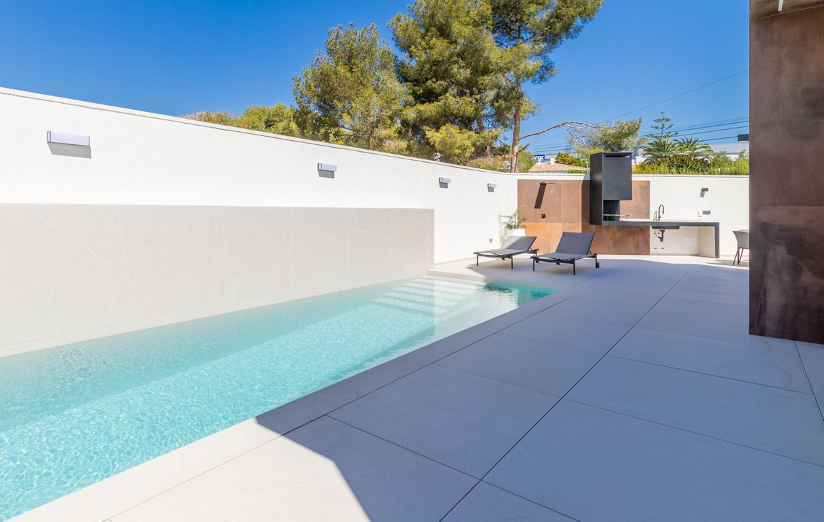 4 Bed Townhouse for sale in La Nucia Costa Blanca, Alicante, Spain