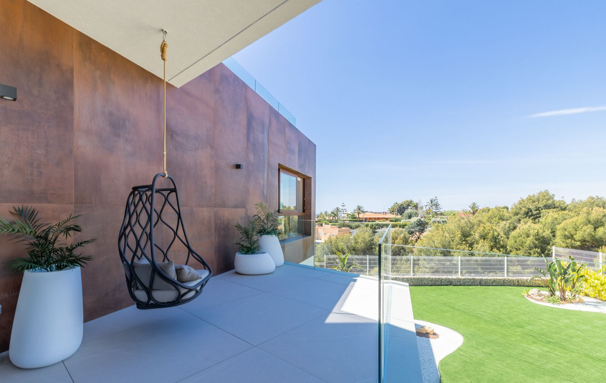 4 Bed Townhouse for sale in La Nucia Costa Blanca, Alicante, Spain