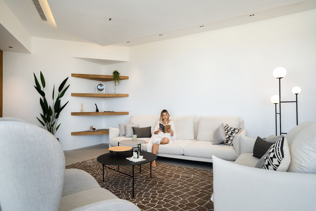 4 Bed Townhouse for sale in La Nucia Costa Blanca, Alicante, Spain