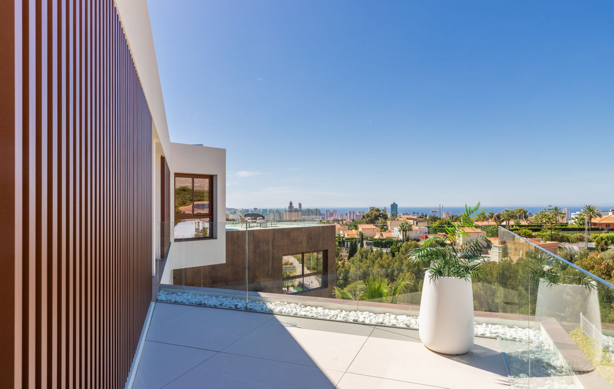 4 Bed Townhouse for sale in La Nucia Costa Blanca, Alicante, Spain