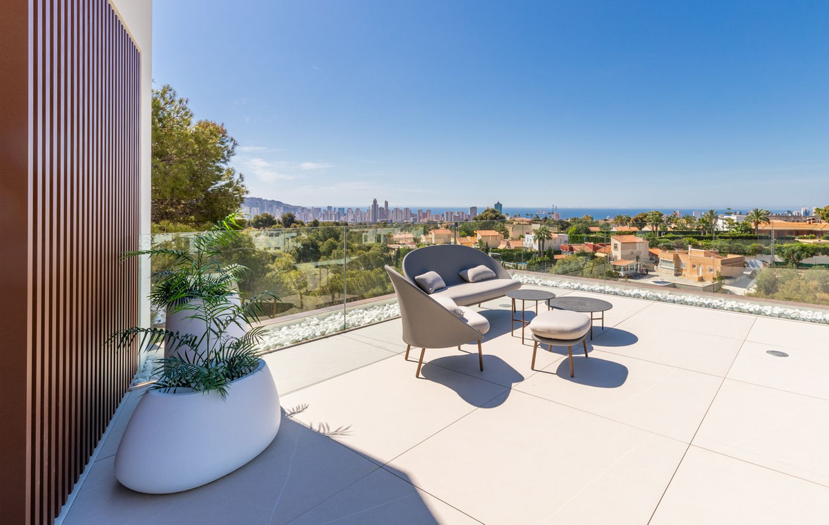 4 Bed Townhouse for sale in La Nucia Costa Blanca, Alicante, Spain
