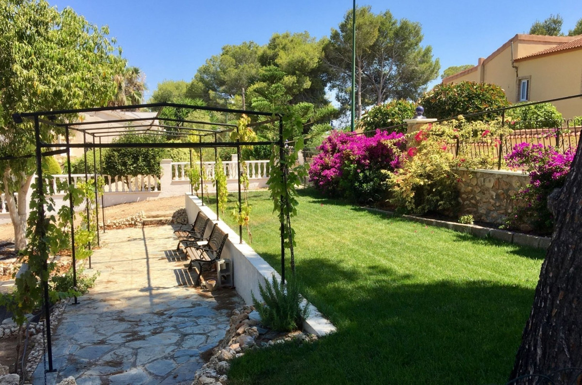 Se vende Terreno Urbano  en Costa Blanca, Alicante, España